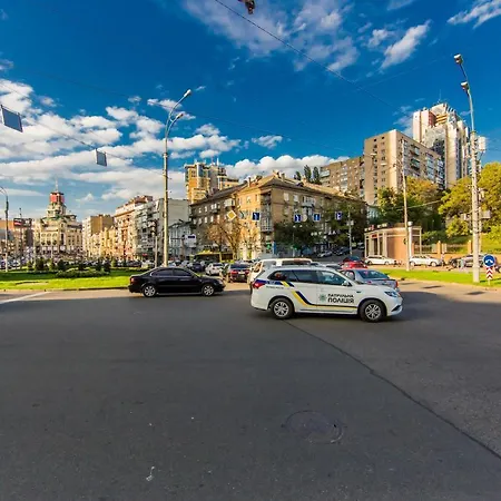 Apartment простора 3 кім кварт в самому центрі києва з двома окремими спальнями трц гуллівер *